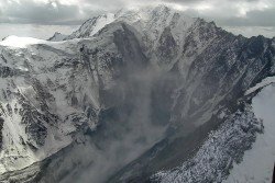 Фотография, снятая сотрудником МЧС после схода ледника Колка